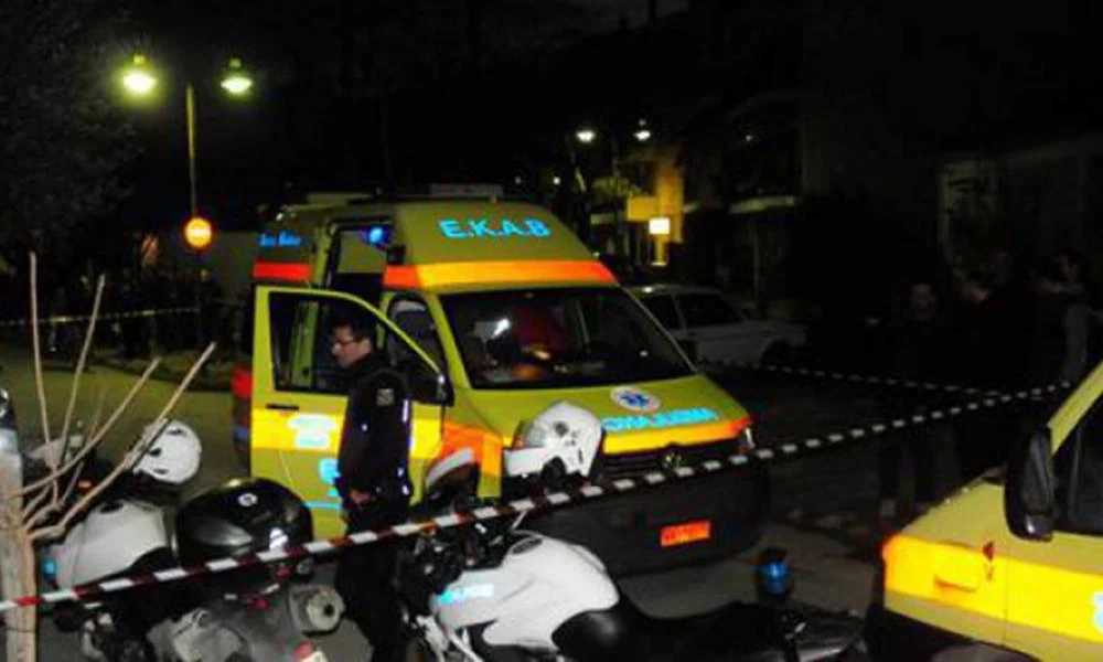 Σοβαρό τροχαίο στην Πέτρου Ράλλη: Πεζός παρασύρθηκε από μηχανή